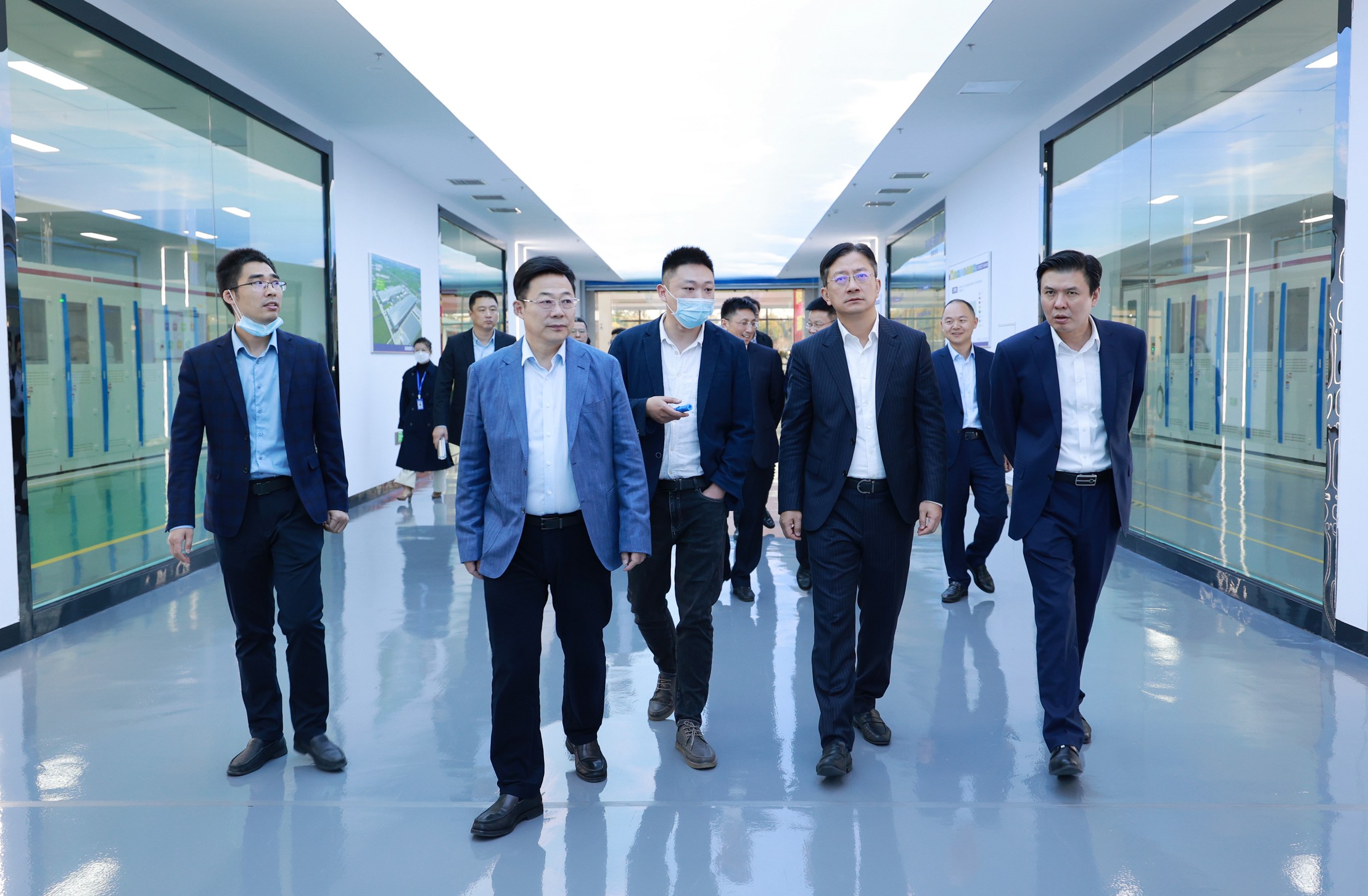 上海银行领导崔庆军到小白康康考察调研